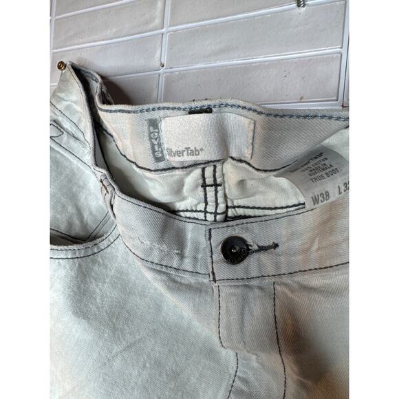 Vintage 1990s Levi’s SilverTab Jeans 38x32 Super Light Wash Relaxed Fit - Picture 4 of 11